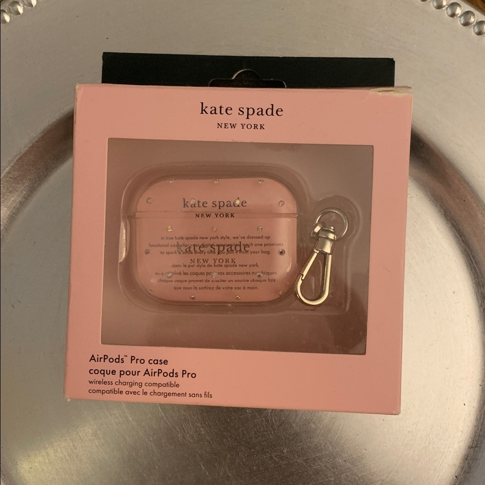 kate spade New York AirPods Pro case.